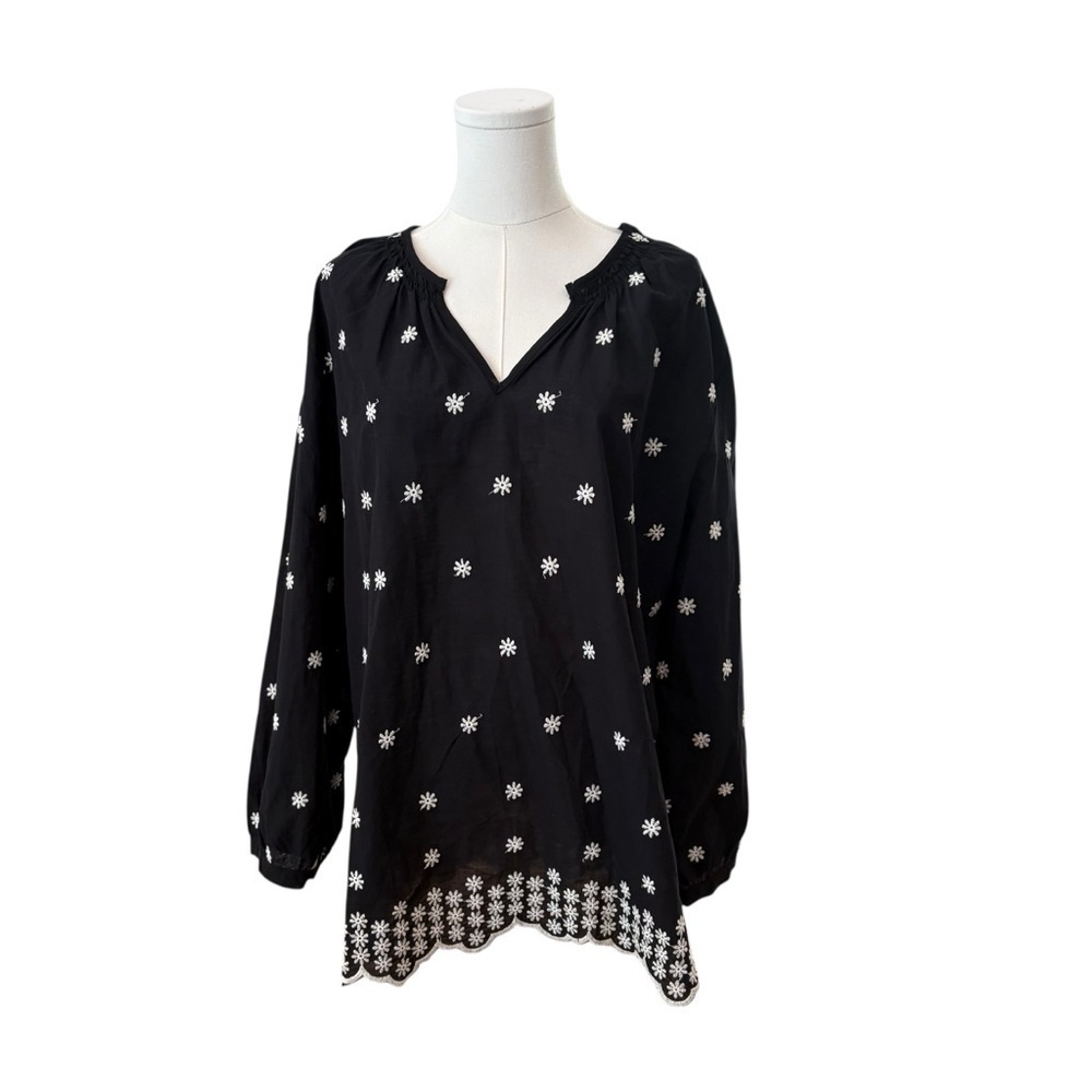 3/$18โจ Womens Large Black White Embroidered Daisy Scalloped Casual Cotton Blouse